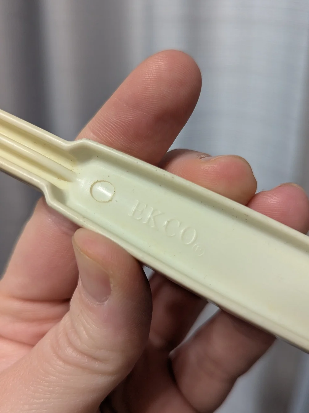 VTG Ecko Ladle Kitchen Utensil Double Pour Spout Beige USA Made